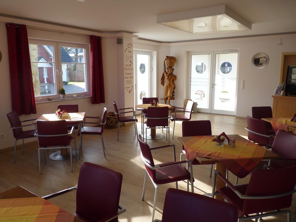 Cafe Und Pension Blohm Greifswald Exterior photo