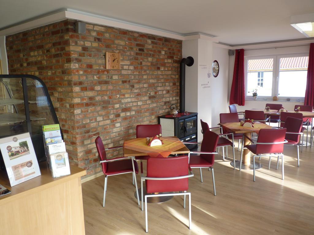 Cafe Und Pension Blohm Greifswald Exterior photo