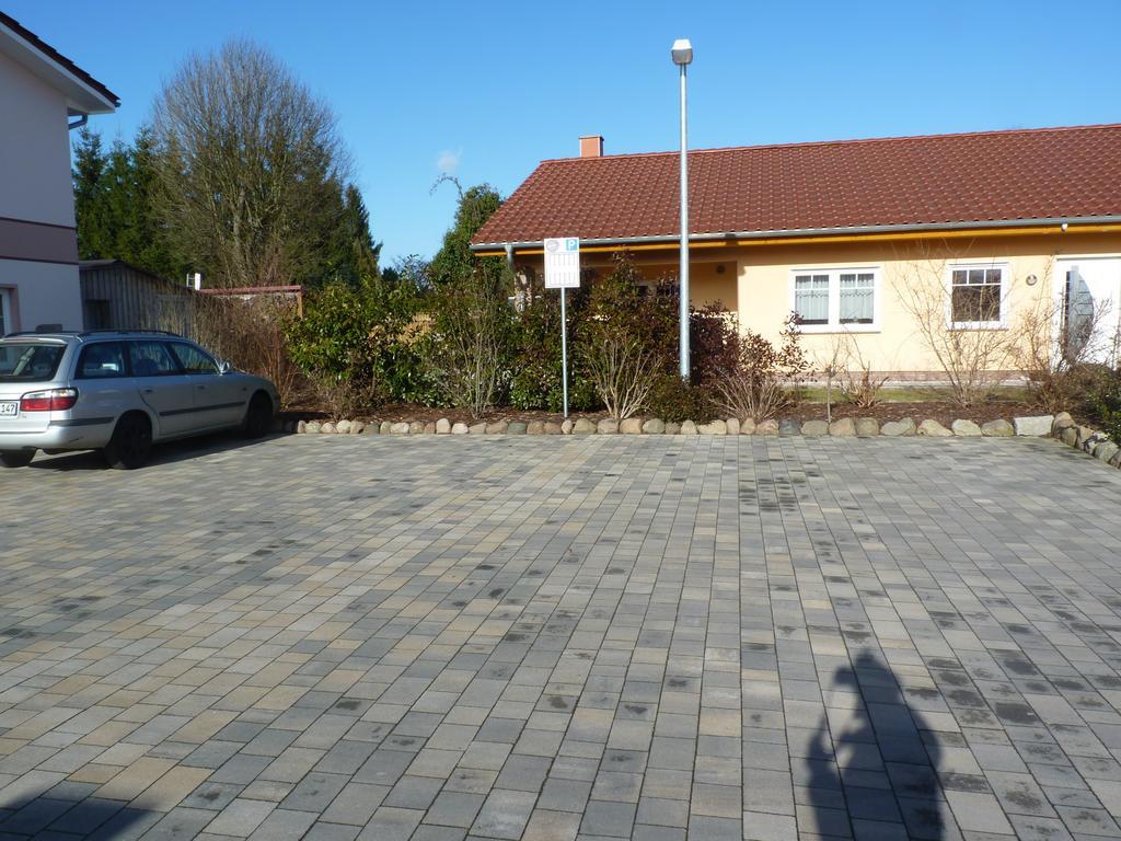 Cafe Und Pension Blohm Greifswald Exterior photo