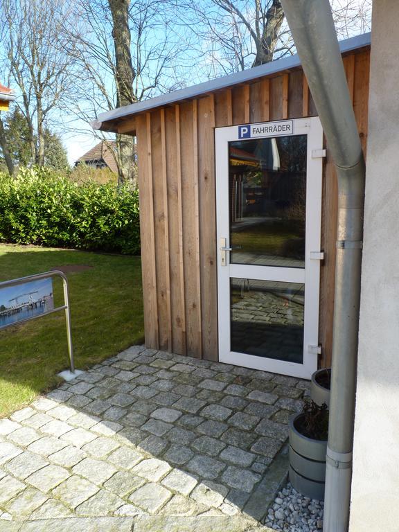 Cafe Und Pension Blohm Greifswald Exterior photo
