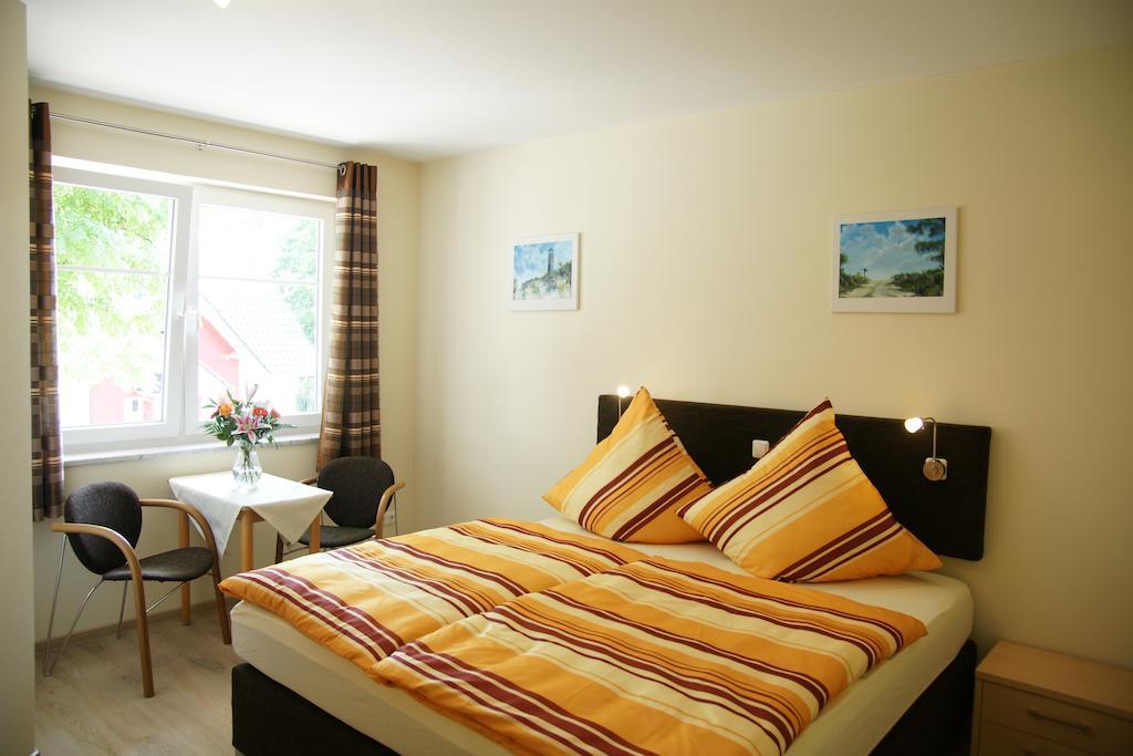 Cafe Und Pension Blohm Greifswald Room photo